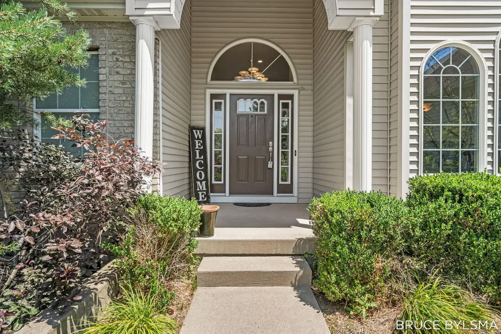 6100 Sunningdale Drive Georgetown Charter Township MI 49426