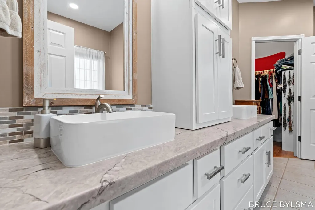 6100 Sunningdale Drive Georgetown Charter Township MI 49426