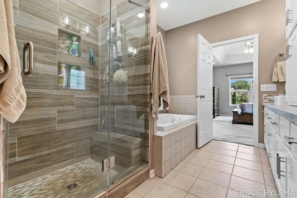 6100 Sunningdale Drive Georgetown Charter Township MI 49426
