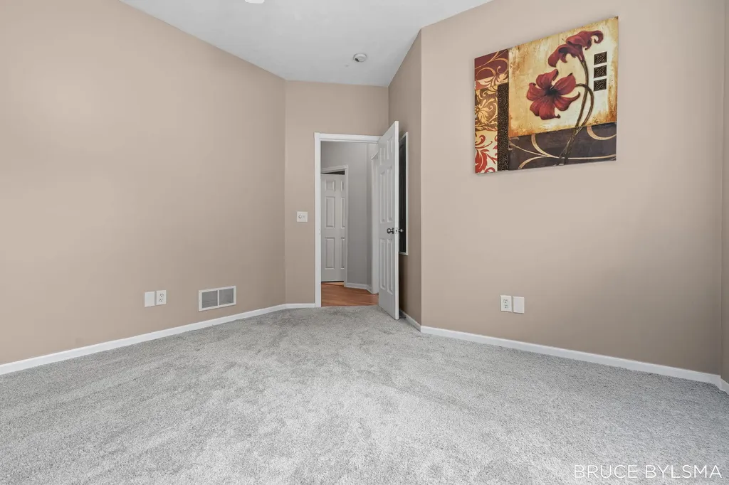 6100 Sunningdale Drive Georgetown Charter Township MI 49426