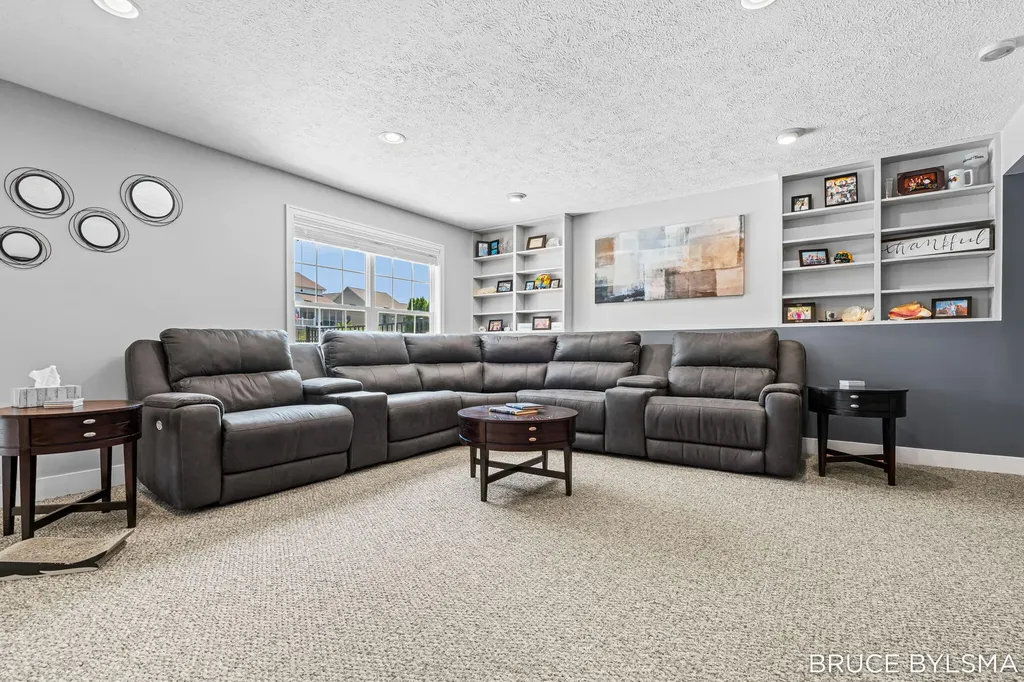 6100 Sunningdale Drive Georgetown Charter Township MI 49426