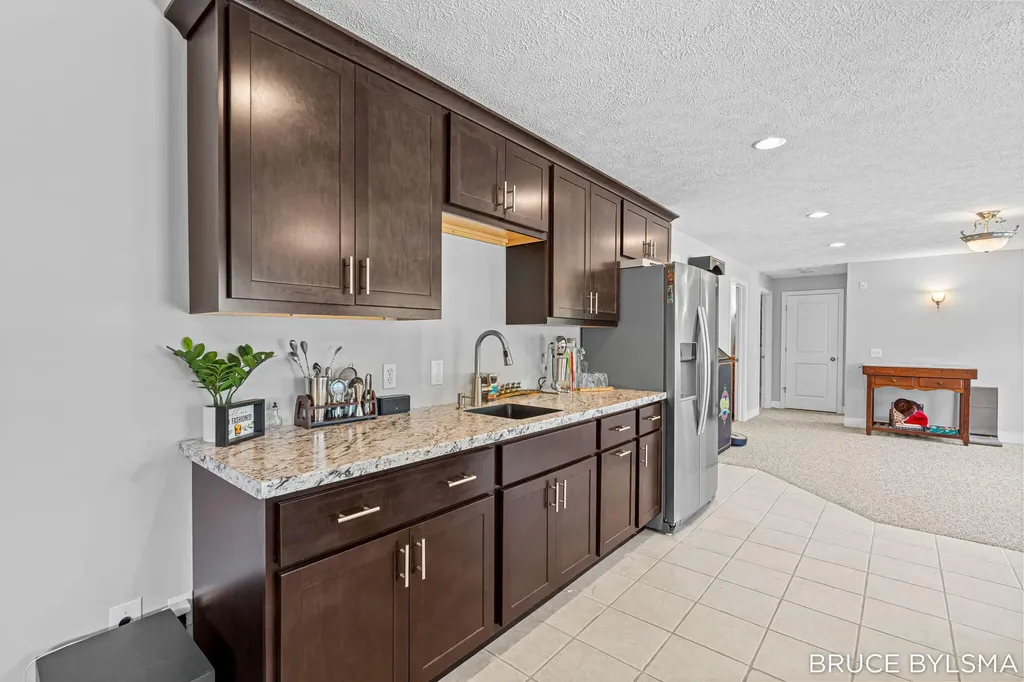 6100 Sunningdale Drive Georgetown Charter Township MI 49426