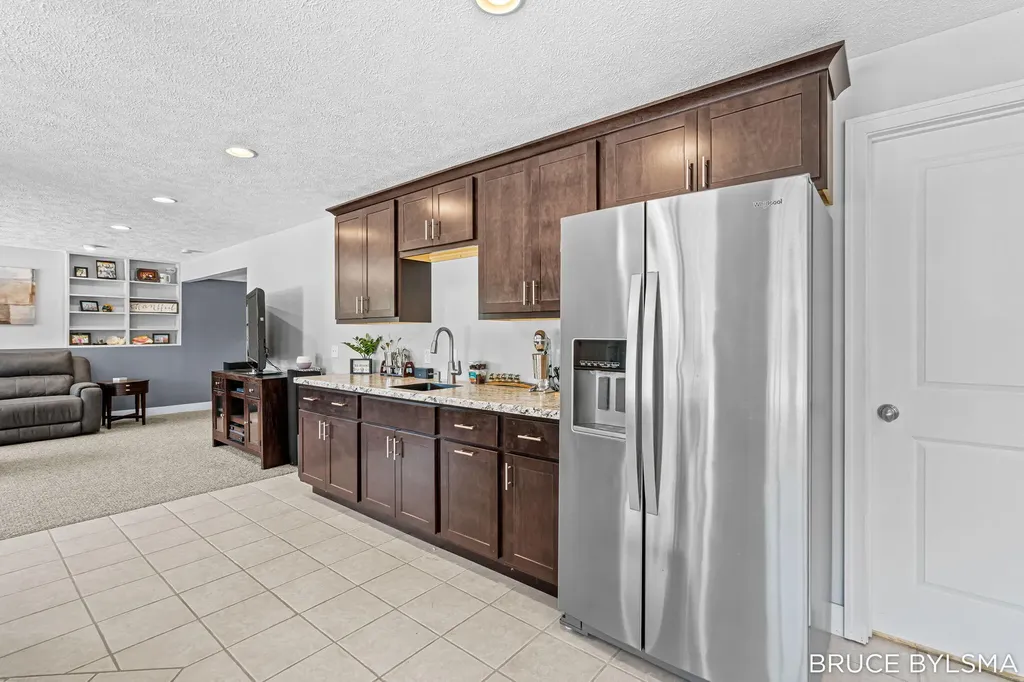 6100 Sunningdale Drive Georgetown Charter Township MI 49426