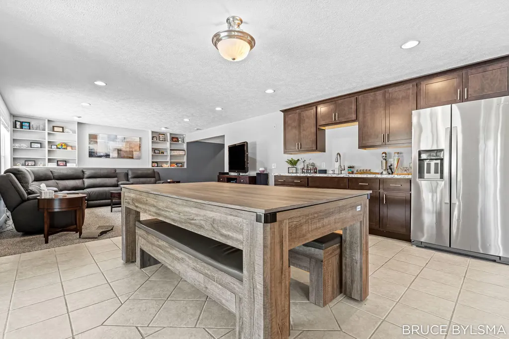 6100 Sunningdale Drive Georgetown Charter Township MI 49426