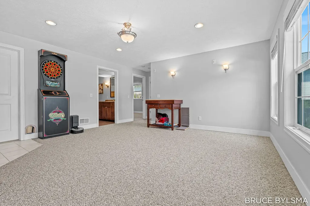 6100 Sunningdale Drive Georgetown Charter Township MI 49426