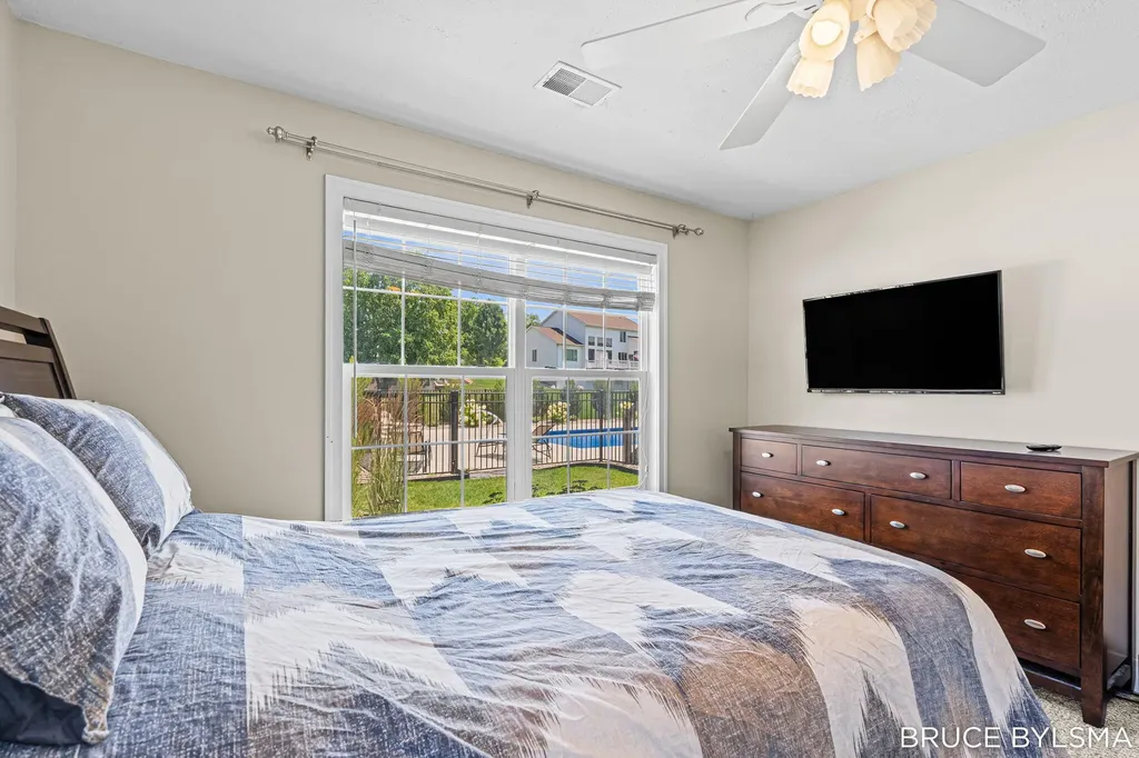 6100 Sunningdale Drive Georgetown Charter Township MI 49426