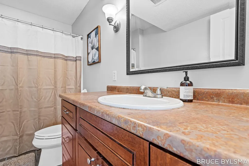 6100 Sunningdale Drive Georgetown Charter Township MI 49426