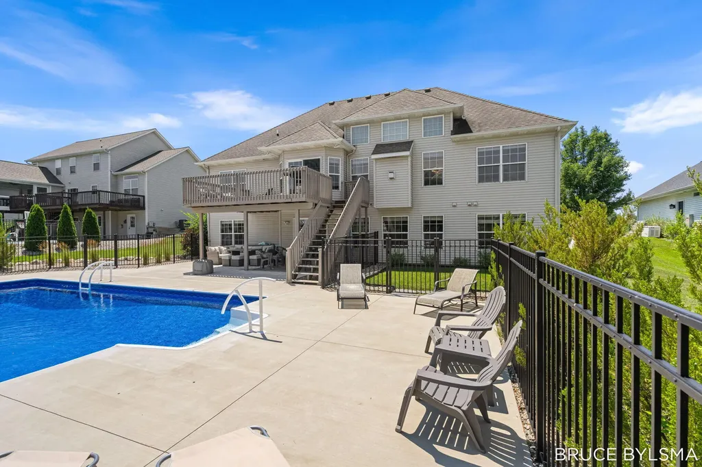 6100 Sunningdale Drive Georgetown Charter Township MI 49426