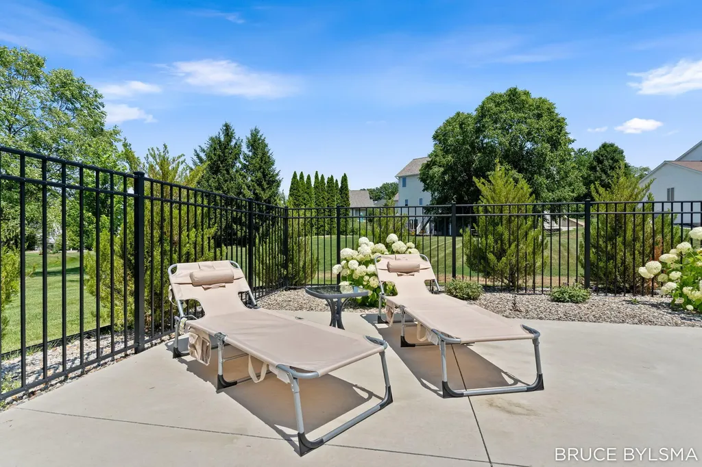 6100 Sunningdale Drive Georgetown Charter Township MI 49426