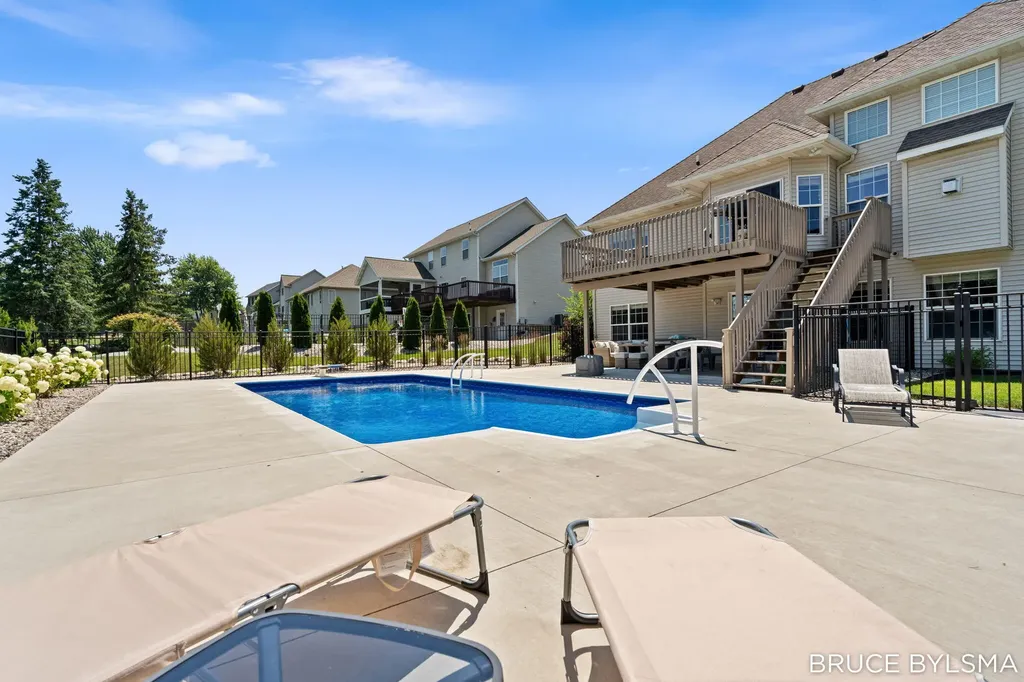 6100 Sunningdale Drive Georgetown Charter Township MI 49426