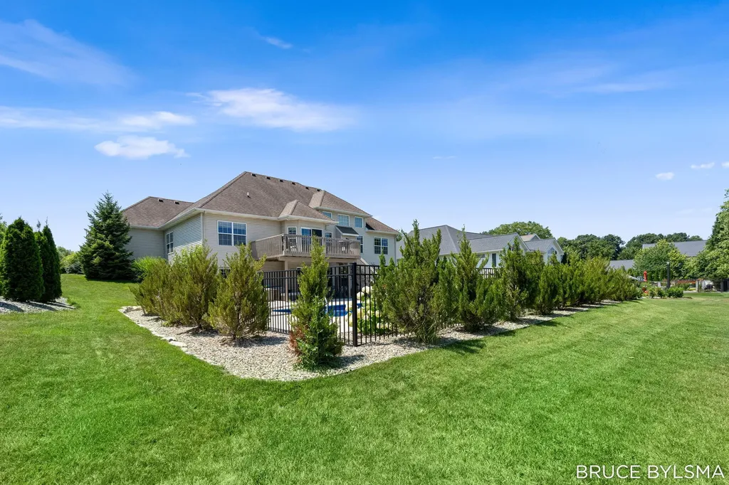 6100 Sunningdale Drive Georgetown Charter Township MI 49426