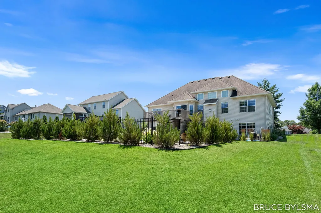 6100 Sunningdale Drive Georgetown Charter Township MI 49426