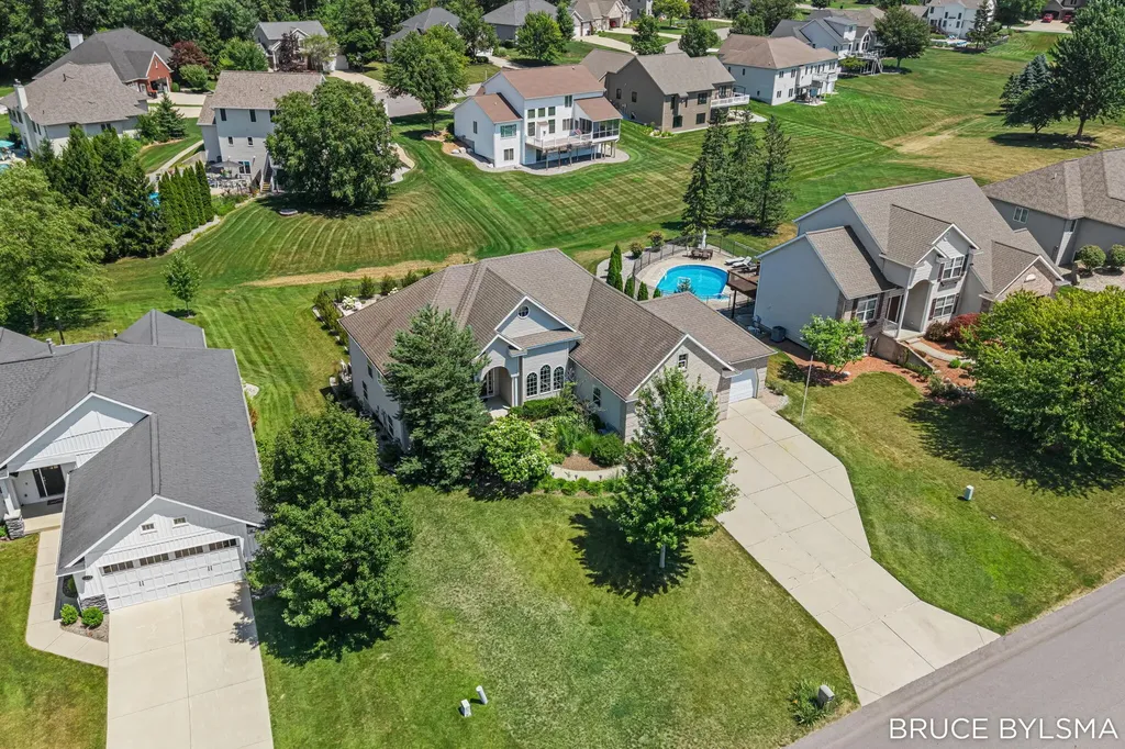 6100 Sunningdale Drive Georgetown Charter Township MI 49426