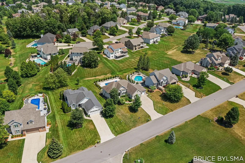 6100 Sunningdale Drive Georgetown Charter Township MI 49426
