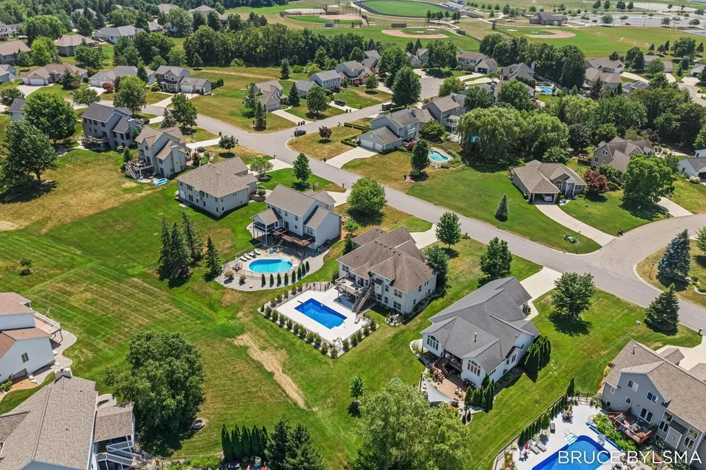 6100 Sunningdale Drive Georgetown Charter Township MI 49426