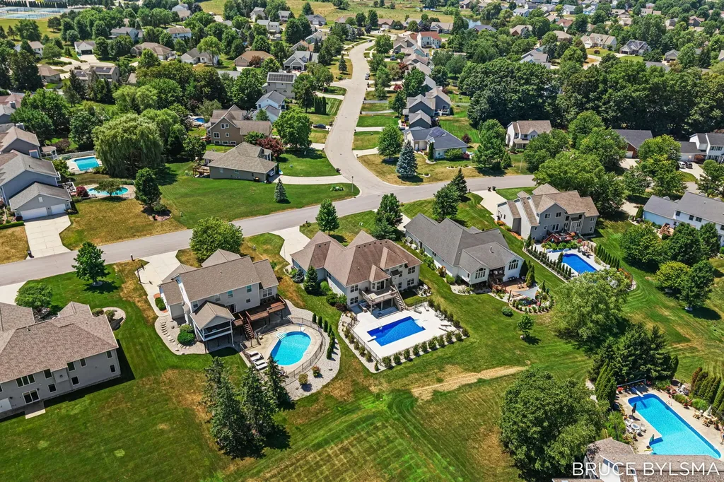 6100 Sunningdale Drive Georgetown Charter Township MI 49426