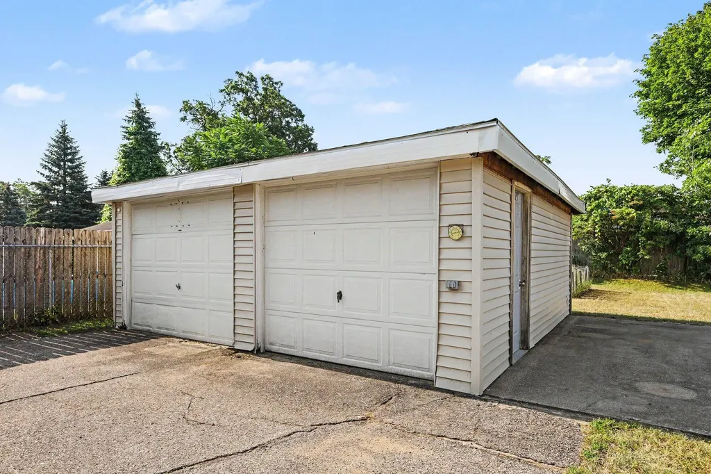 650 Oakcrest Street SW Wyoming City MI 49509