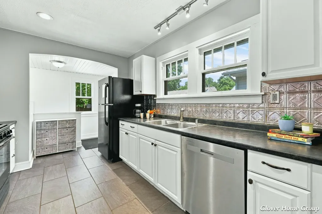 147 Graceland Street NE Grand Rapids City MI 49505