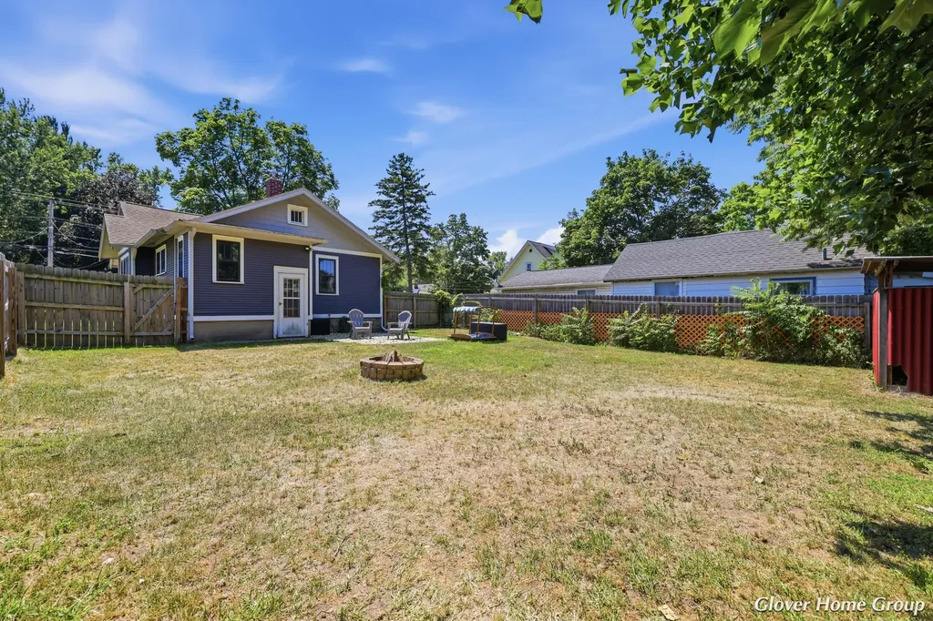 147 Graceland Street NE Grand Rapids City MI 49505