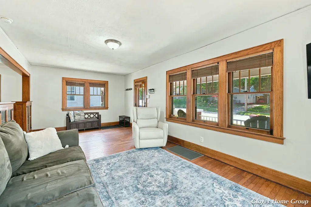 147 Graceland Street NE Grand Rapids City MI 49505