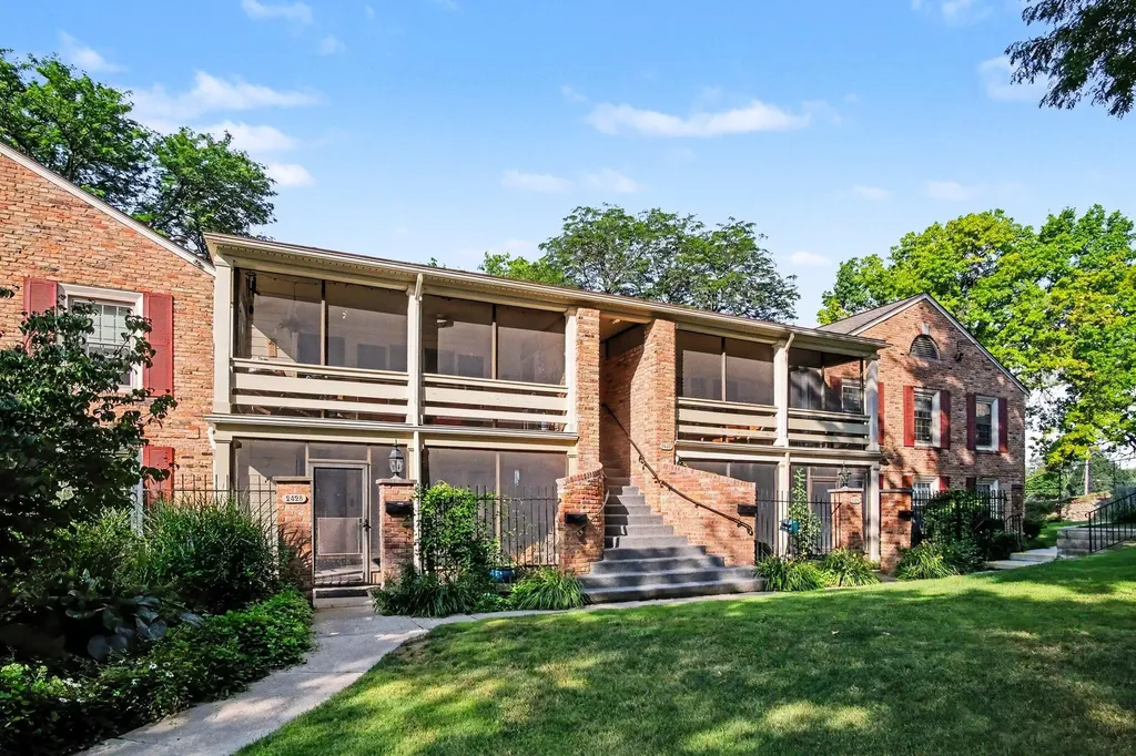 2432 Village Drive SE Grand Rapids City MI 49506