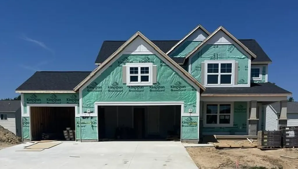 671 Waterford Village Drive NW Walker City MI 49534