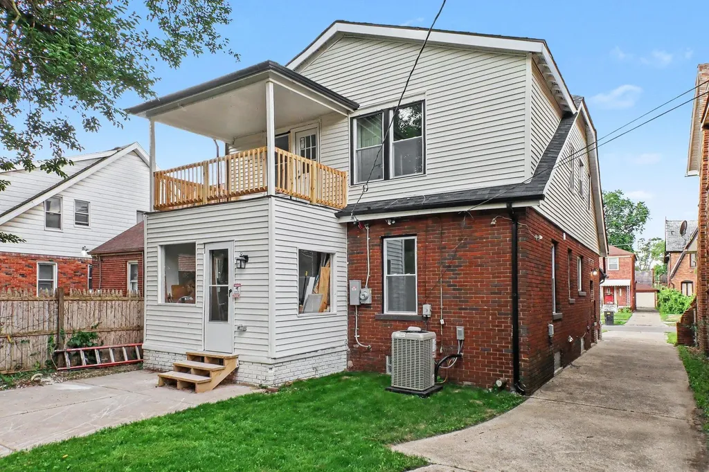 17152 Roselawn Street Detroit City MI 48221