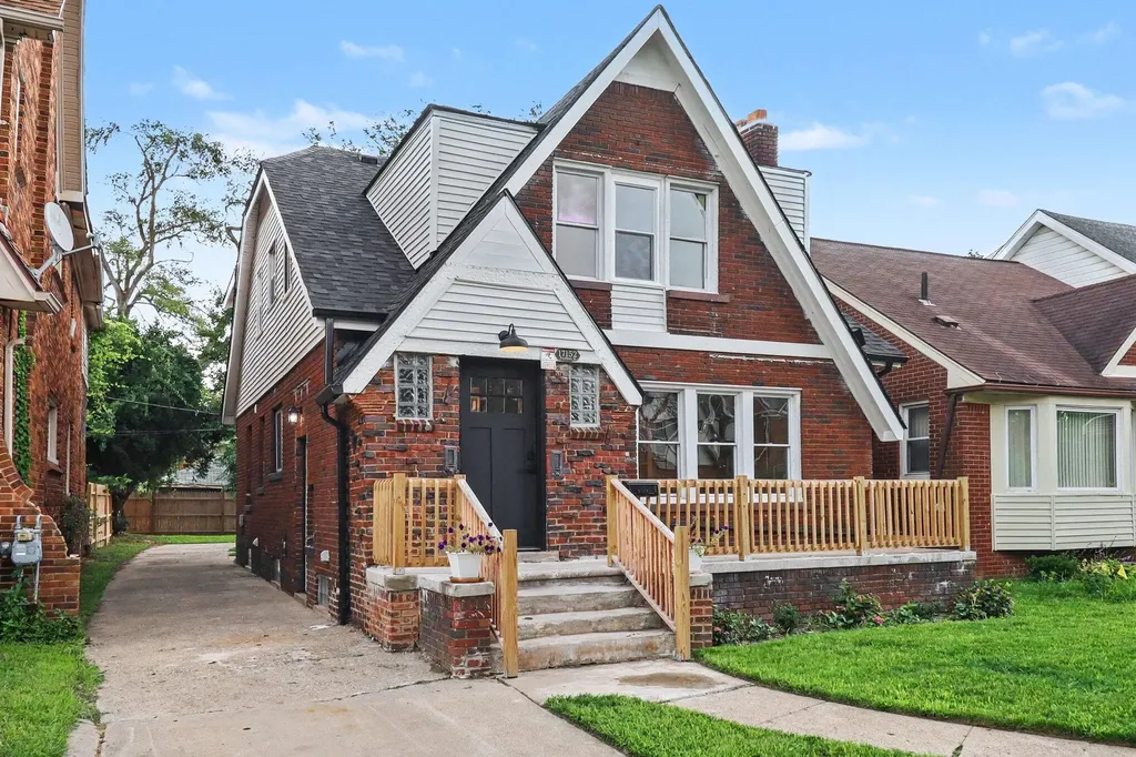 17152 Roselawn Street Detroit City MI 48221