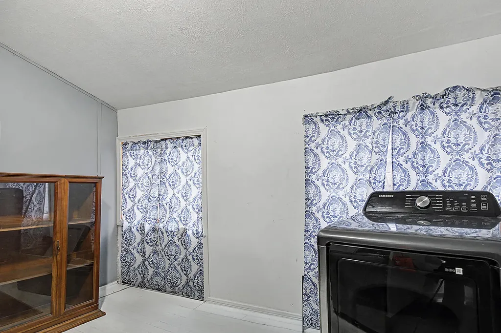 721 Pearl Street Belding City MI 48809