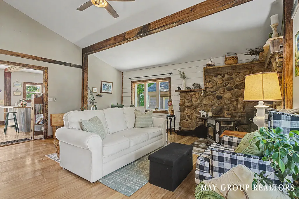 7572 Collins Road Unknown City MI 48834