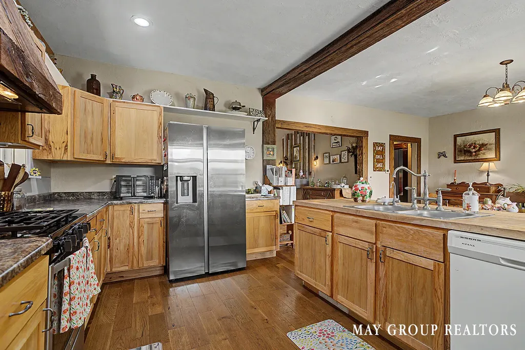 7572 Collins Road Unknown City MI 48834
