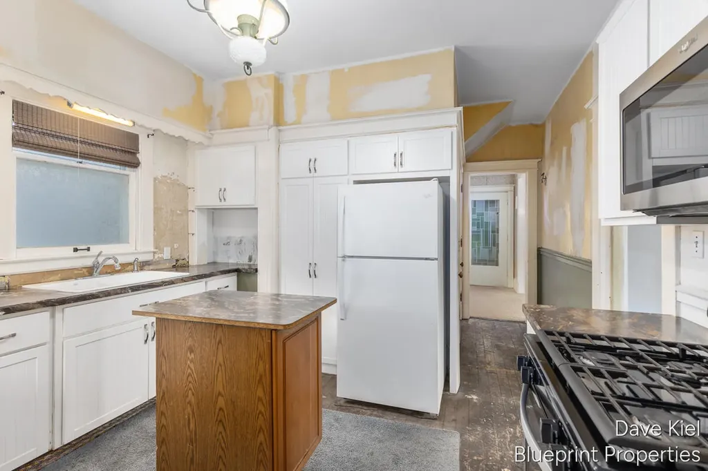 643 Lake Drive SE Grand Rapids City MI 49503