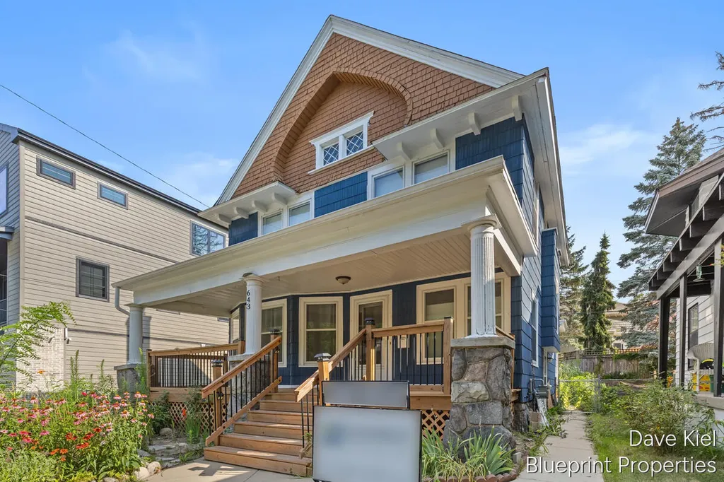 643 Lake Drive SE Grand Rapids City MI 49503