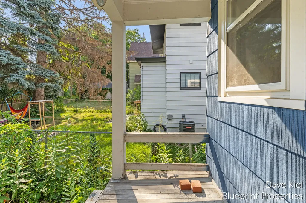 643 Lake Drive SE Grand Rapids City MI 49503