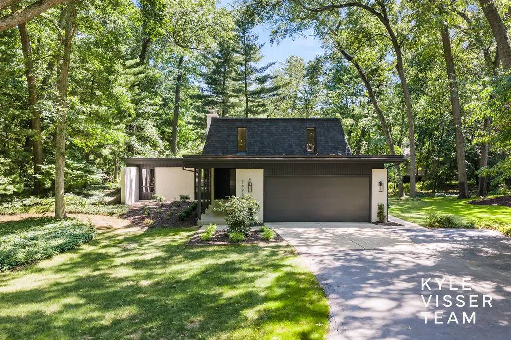 7496 Leyton Drive SE Cascade Charter Township MI 49301