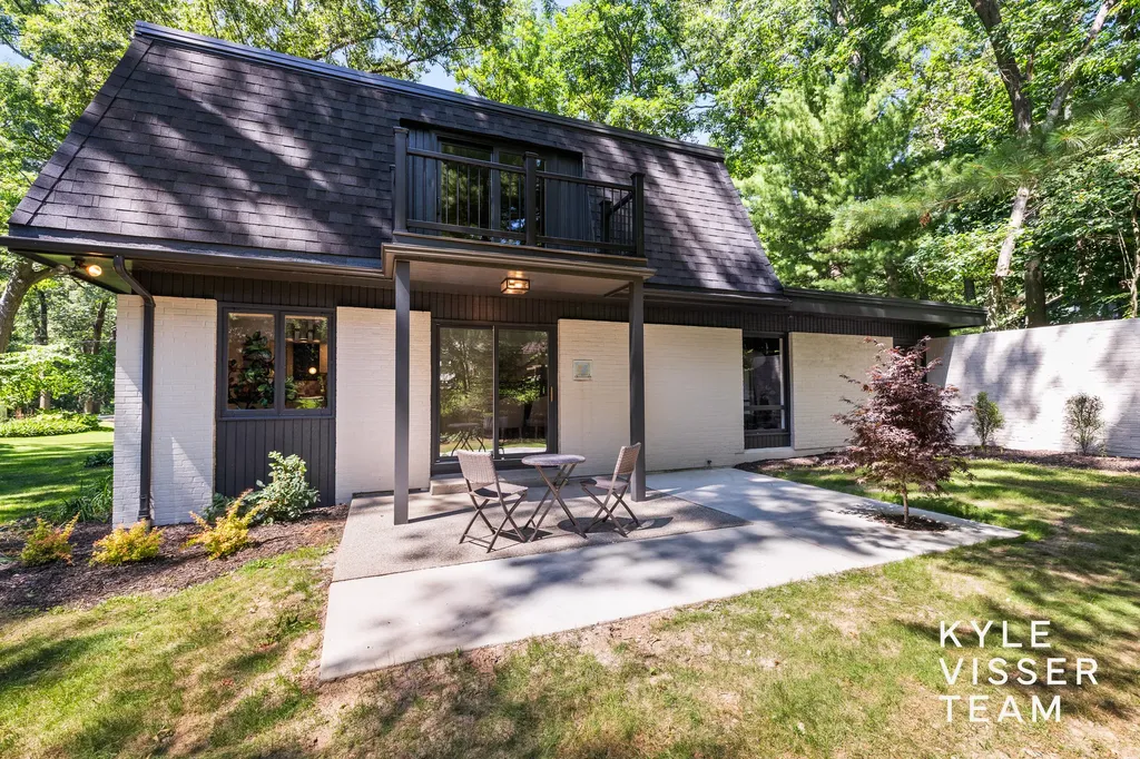 7496 Leyton Drive SE Cascade Charter Township MI 49301
