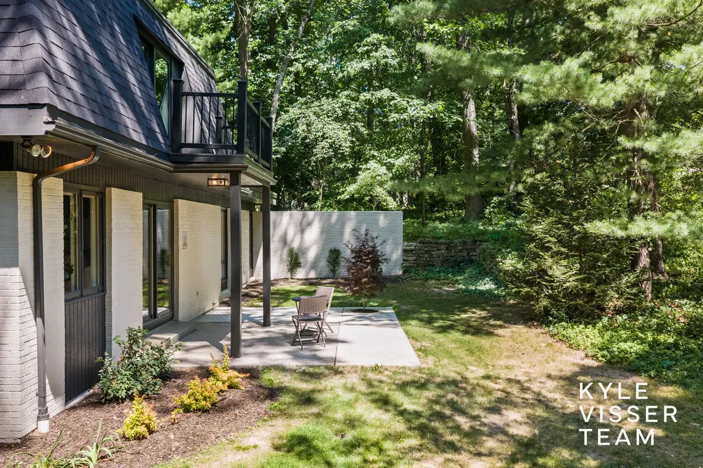 7496 Leyton Drive SE Cascade Charter Township MI 49301