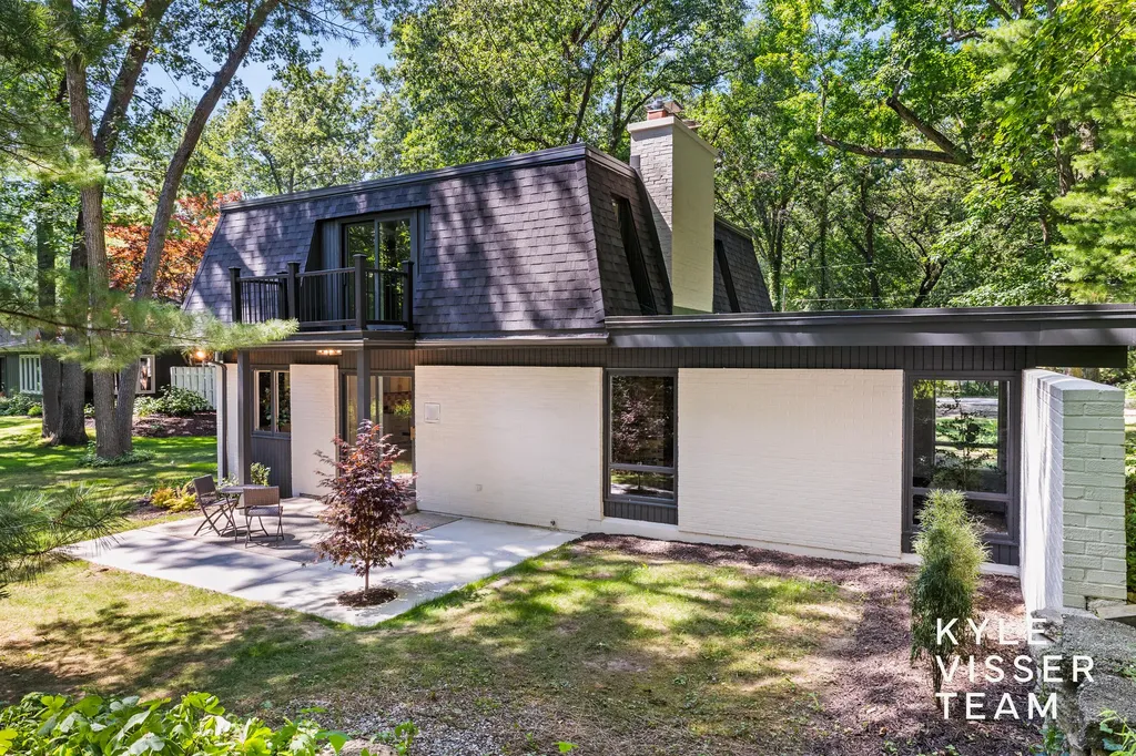 7496 Leyton Drive SE Cascade Charter Township MI 49301