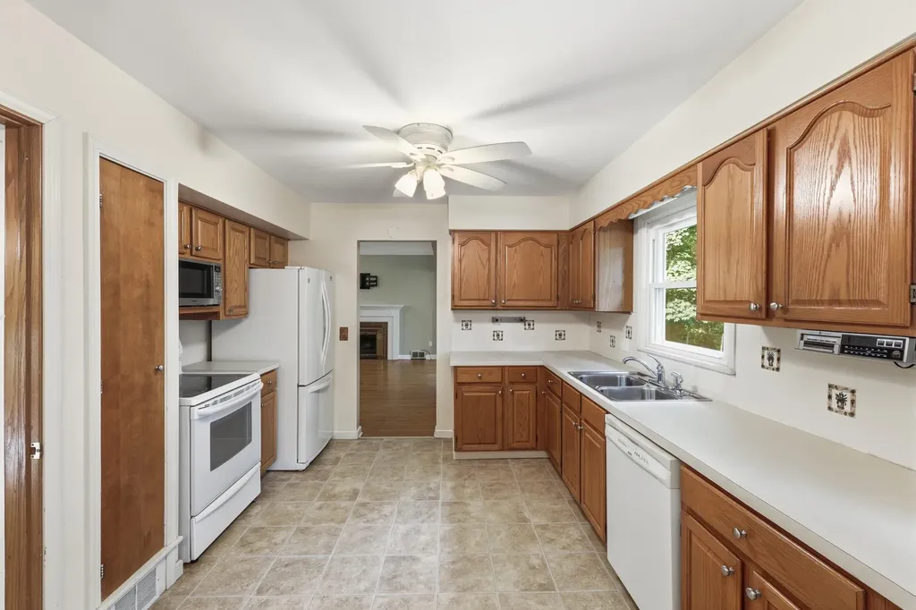 2757 Cascade Springs Drive SE Cascade Charter Township MI 49546