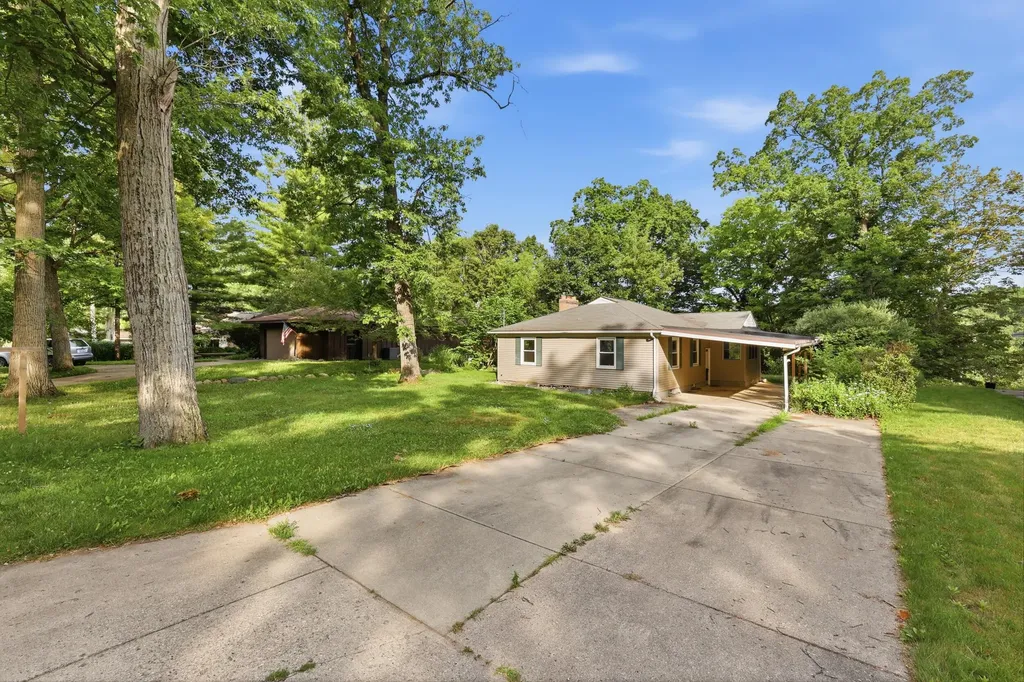 2757 Cascade Springs Drive SE Cascade Charter Township MI 49546