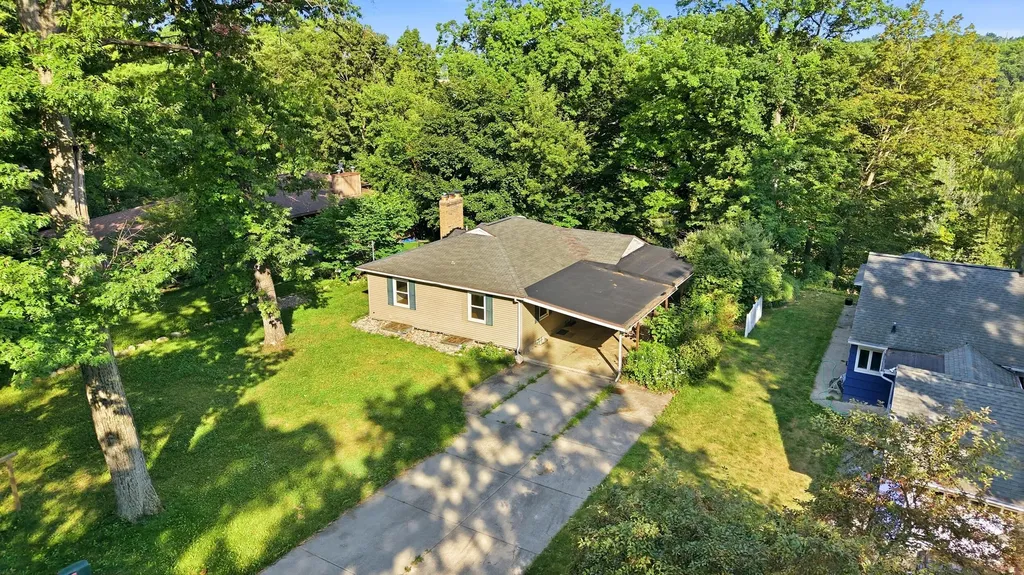 2757 Cascade Springs Drive SE Cascade Charter Township MI 49546