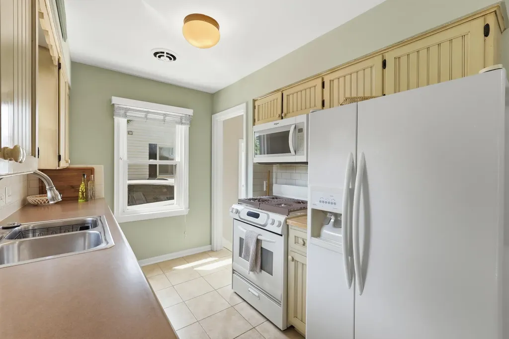 246 Alten Avenue NE Grand Rapids City MI 49503