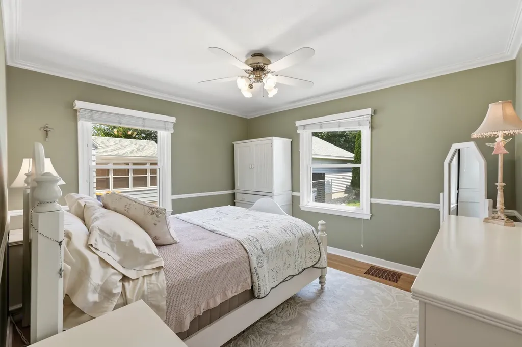 246 Alten Avenue NE Grand Rapids City MI 49503