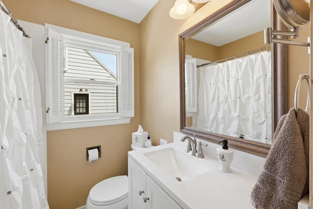 246 Alten Avenue NE Grand Rapids City MI 49503