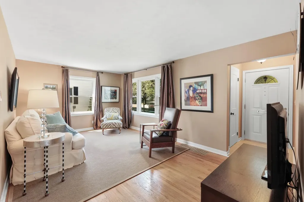 246 Alten Avenue NE Grand Rapids City MI 49503