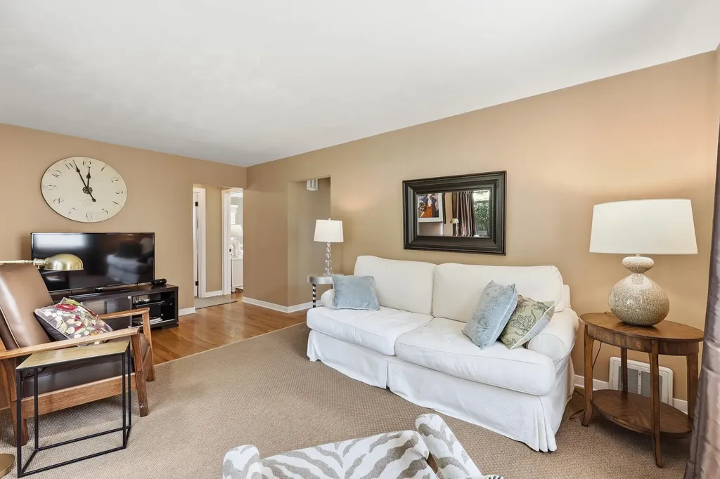 246 Alten Avenue NE Grand Rapids City MI 49503