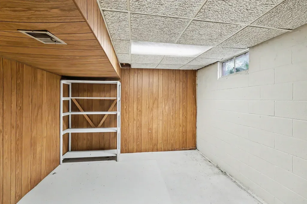 546 S Sherman Street Allegan City MI 49010