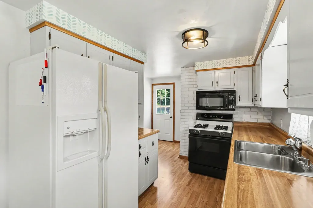 546 S Sherman Street Allegan City MI 49010
