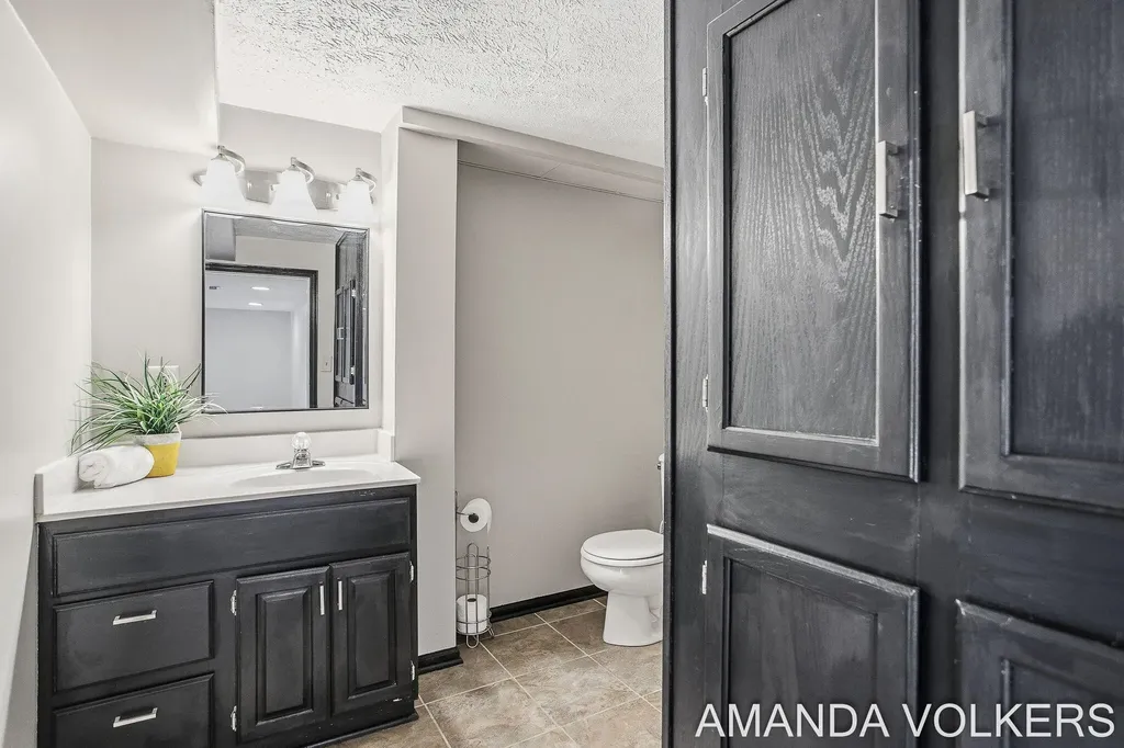 3910 Honeybrook Avenue SW Grandville City MI 49418