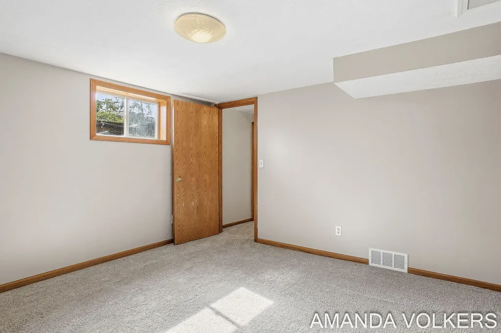 3910 Honeybrook Avenue SW Grandville City MI 49418